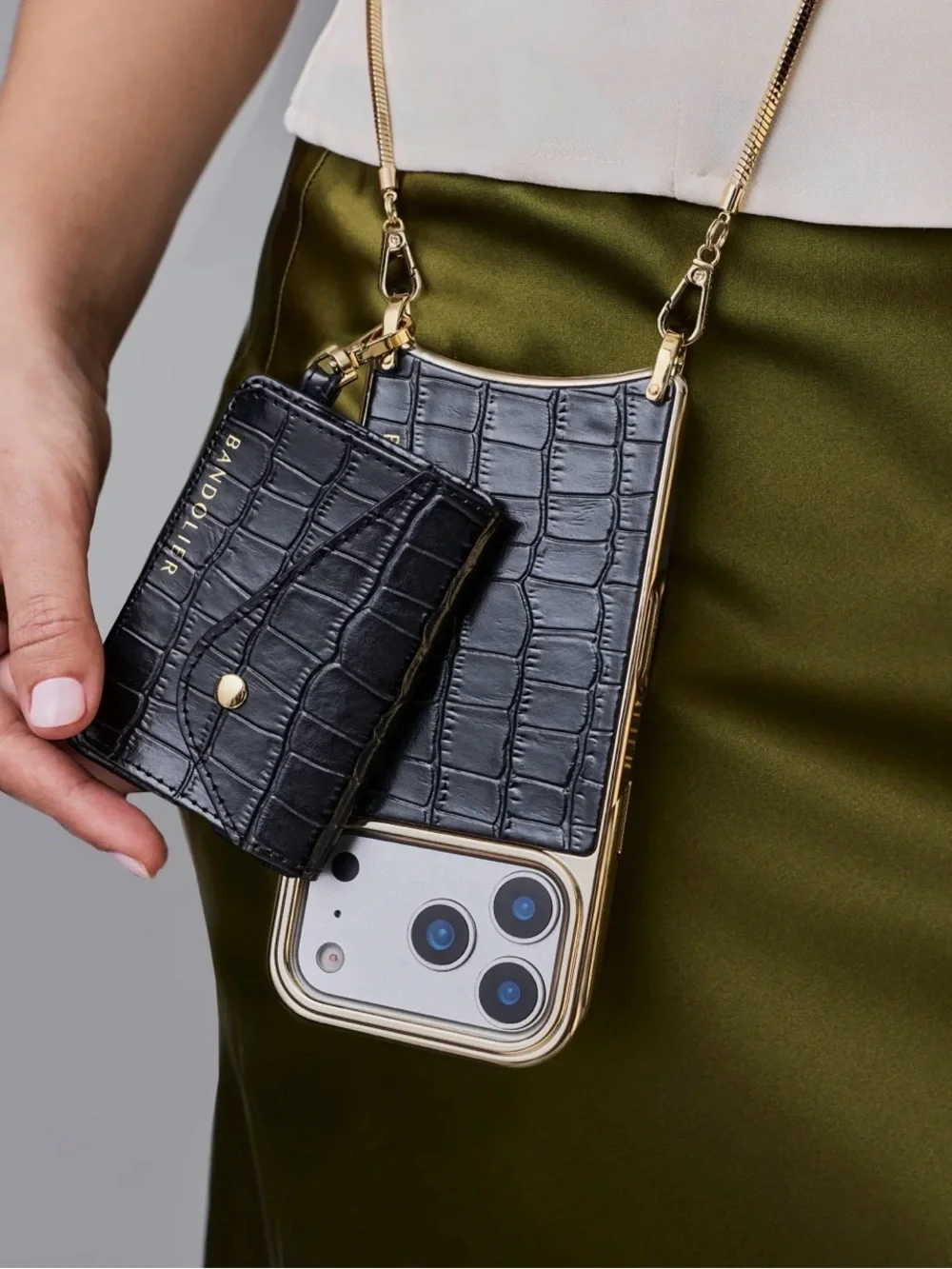 Bandolier Remi Chain Magnet Iphone Case - Picture 4 of 4